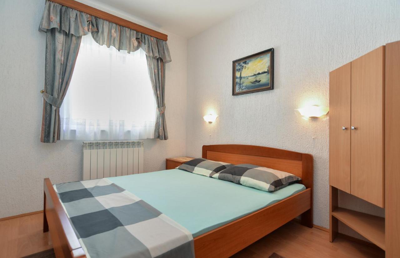 Apartments Vrcevan 811 Medulin Eksteriør bilde